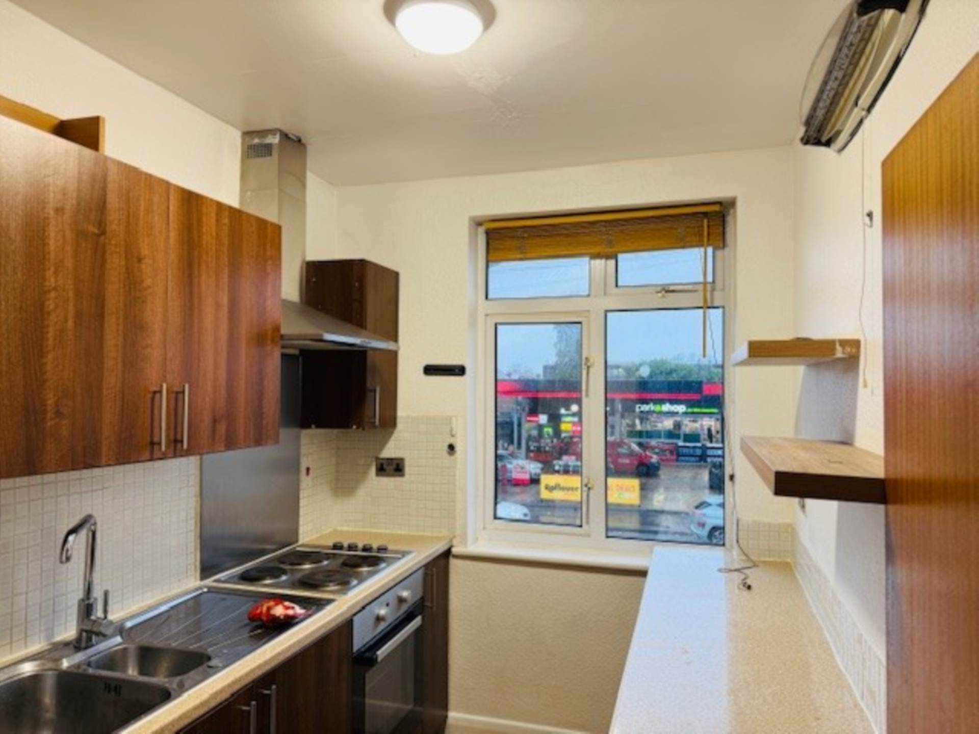 Cressex Parade, High Wycombe, Image 1