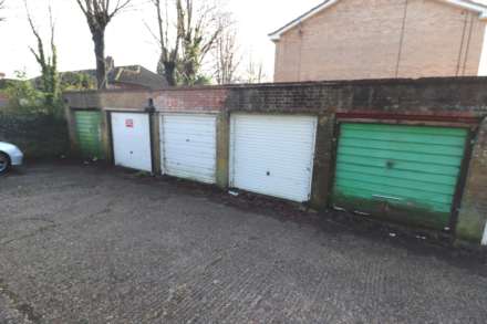 Cedar Court, Totteridge Road, Image 7