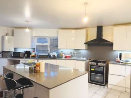 Booker Hill Road, High Wycombe, Image 4