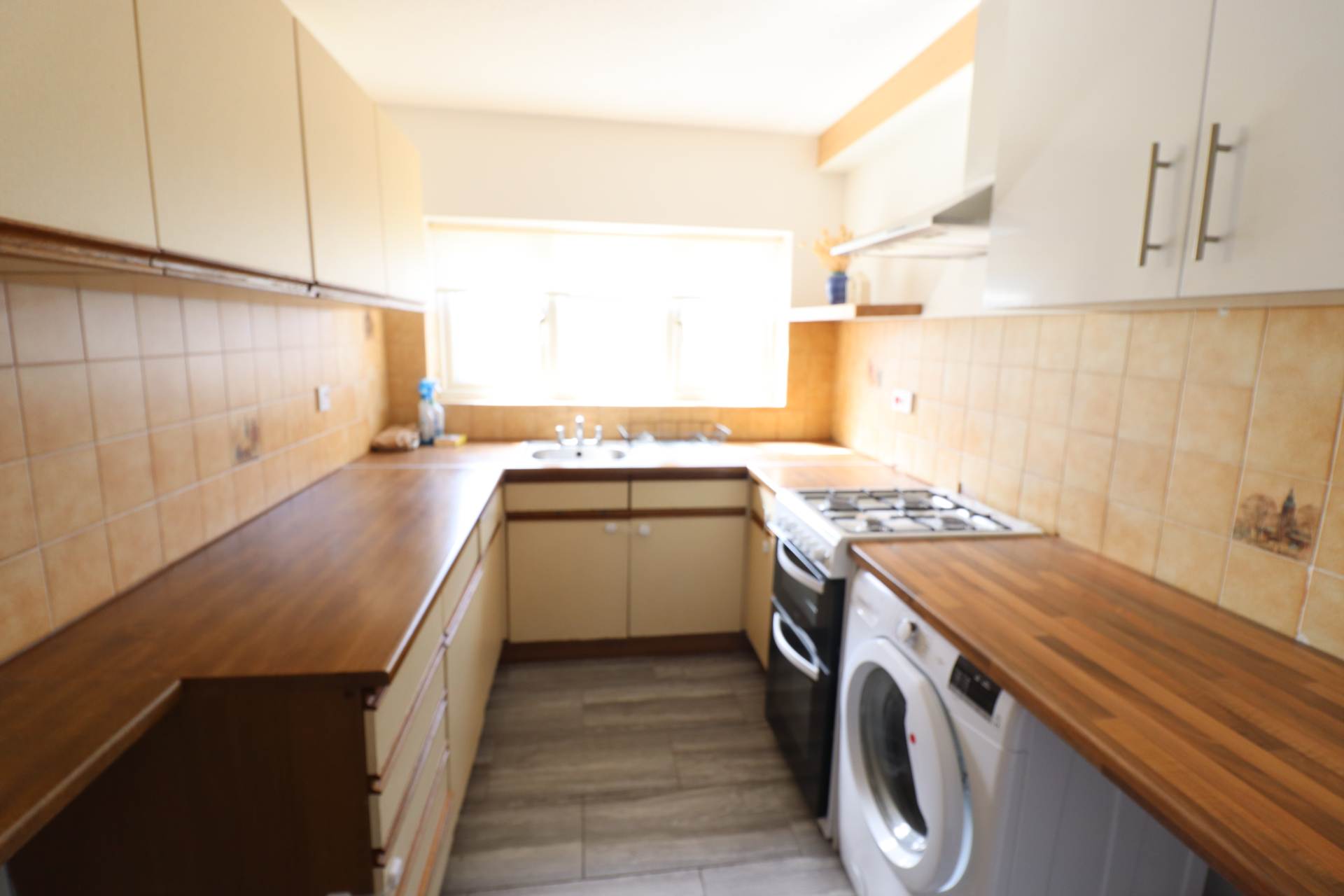 Denewood, High Wycombe, Image 3