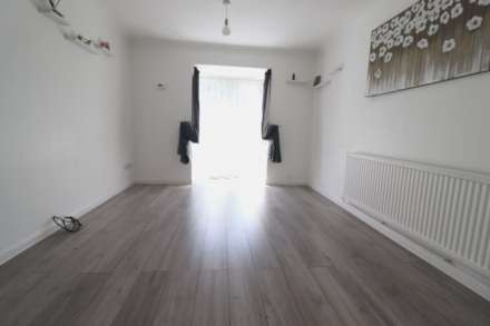 Denewood, High Wycombe, Image 2