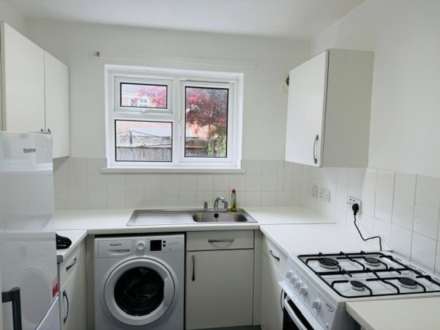 Ditchling, Bracknell, Image 2