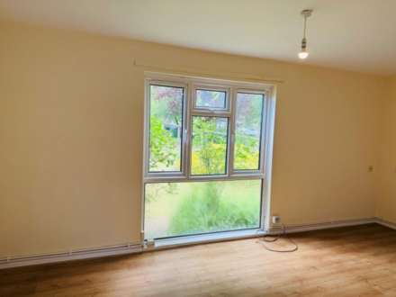 Ditchling, Bracknell, Image 3