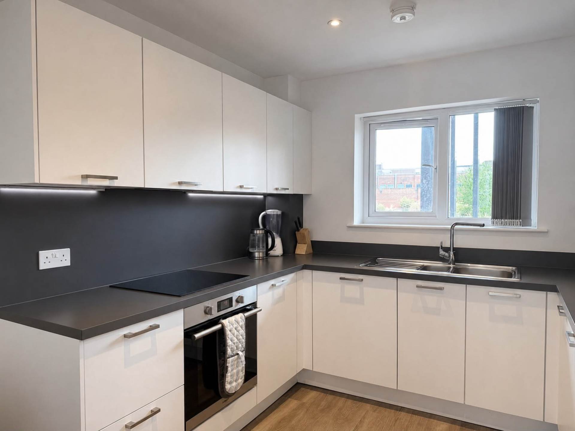 Newland Gate, Lilys Walk, High Wycombe, Image 5