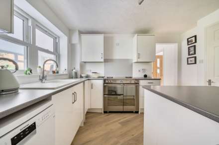 Vicarage Wood Way, Tilehurst, Image 14