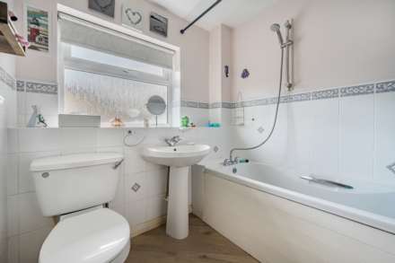 Vicarage Wood Way, Tilehurst, Image 25