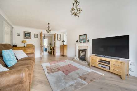 Vicarage Wood Way, Tilehurst, Image 7