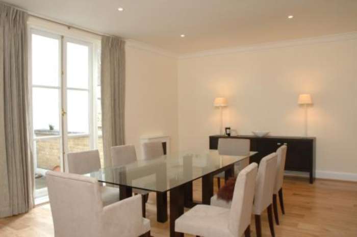 Woods Mews, Mayfair, W1, Image 3
