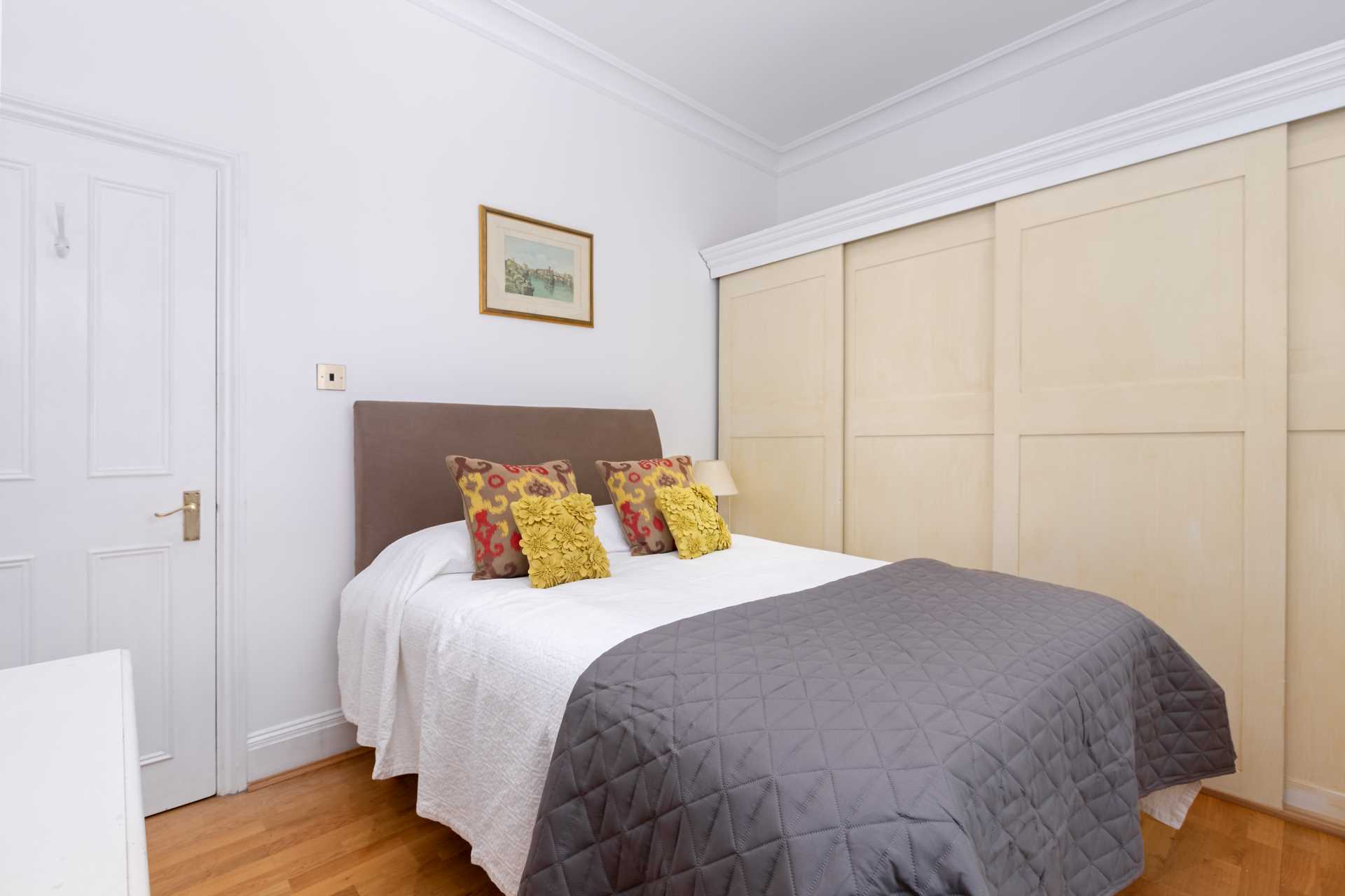 St Georges Square, Pimlico, SW1, Image 7