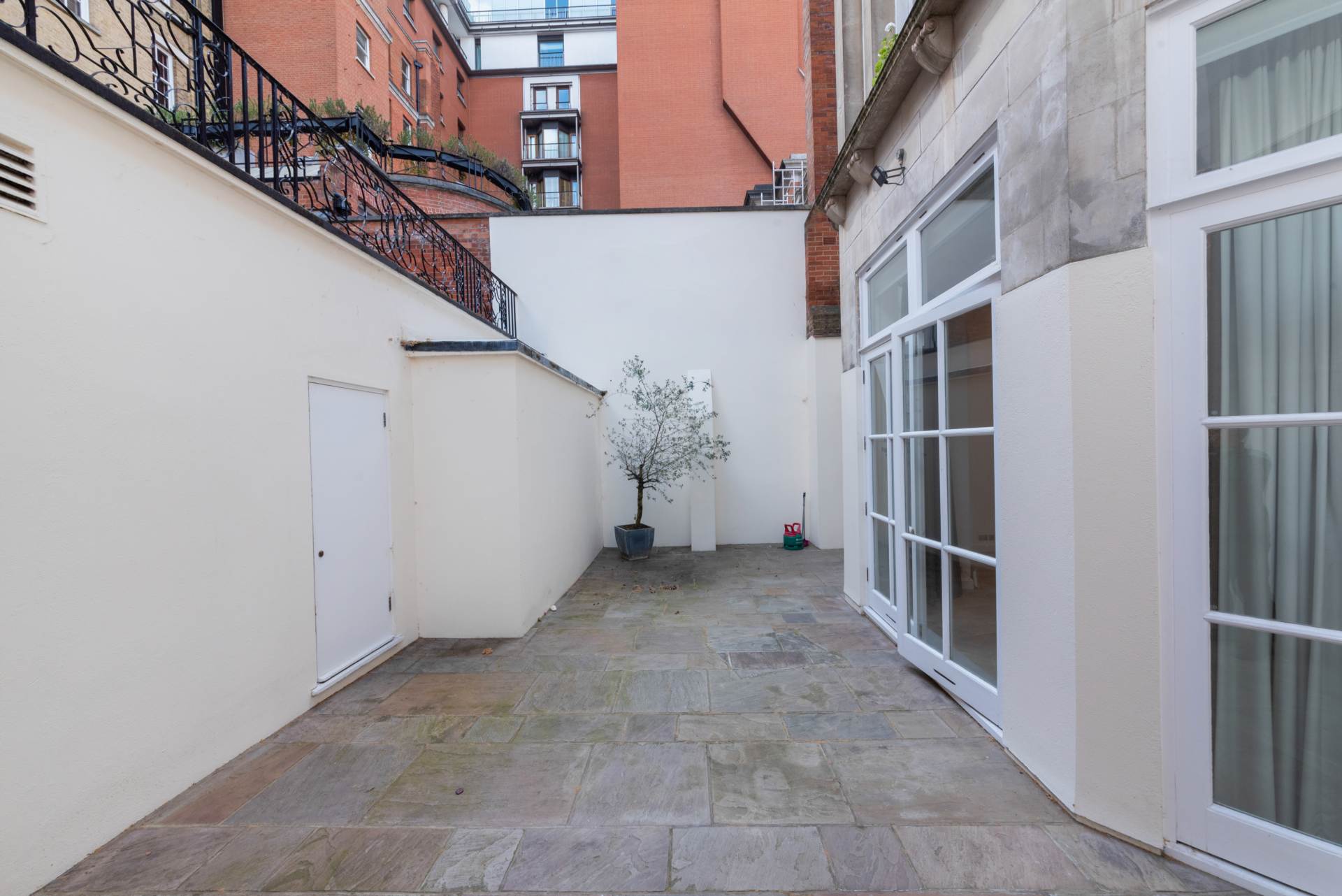 Woods Mews, Mayfair, W1, Image 13