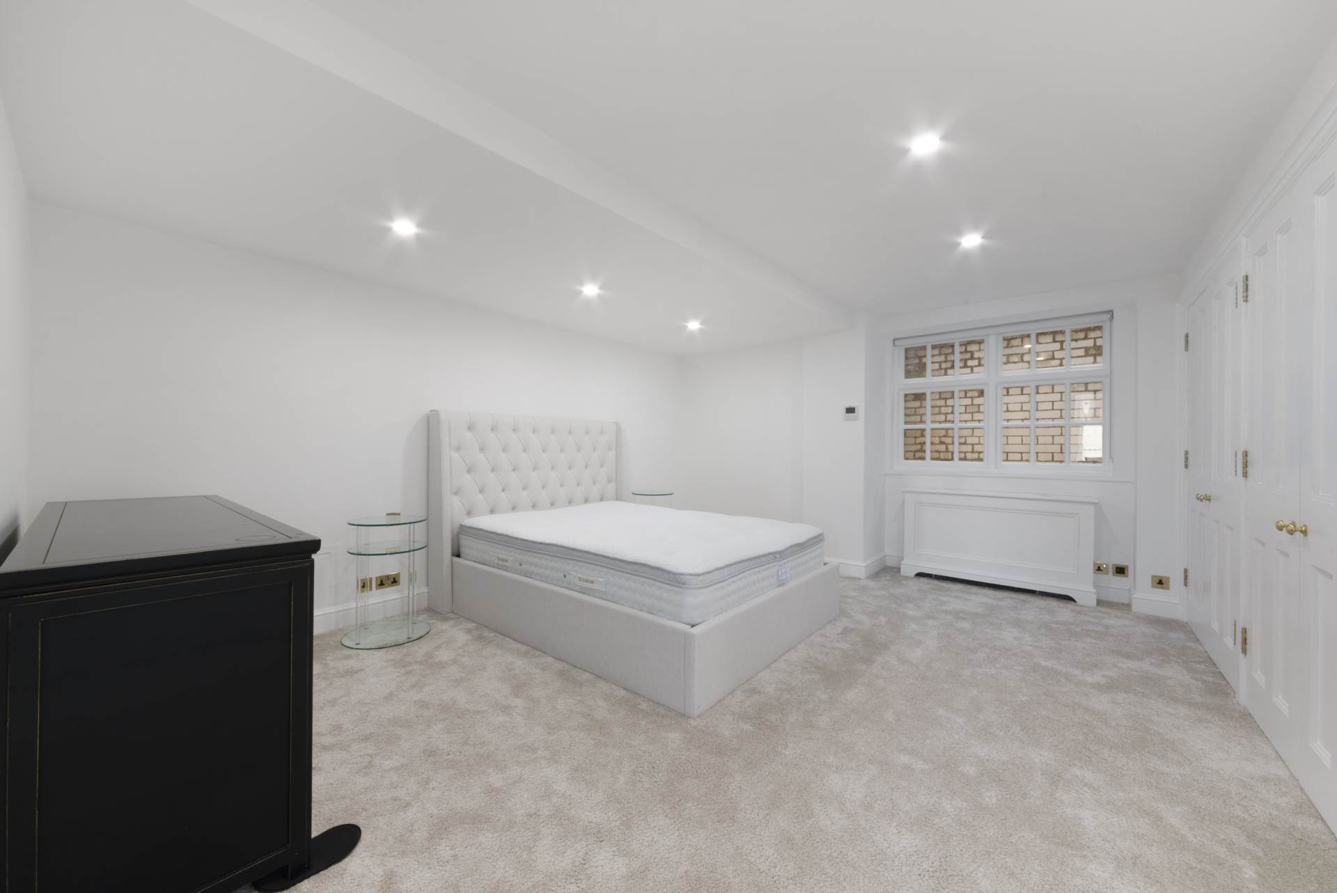 Woods Mews, Mayfair, W1, Image 8