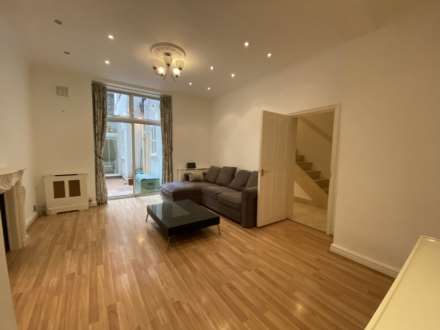 St. Georges Square, Pimlico, SW1, Image 1