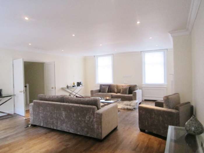 Woods Mews, Mayfair, W1, Image 4
