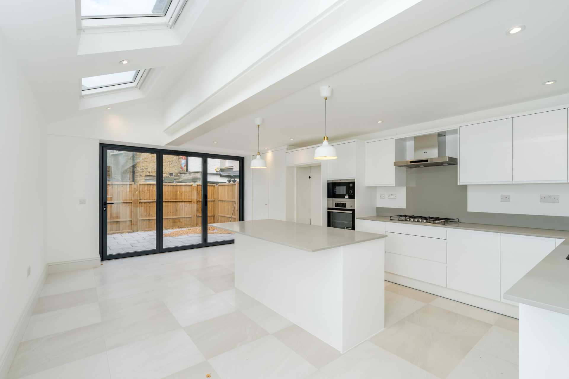 Cobbold Road, Wendell Park, Shepherds Bush, W12, Image 2