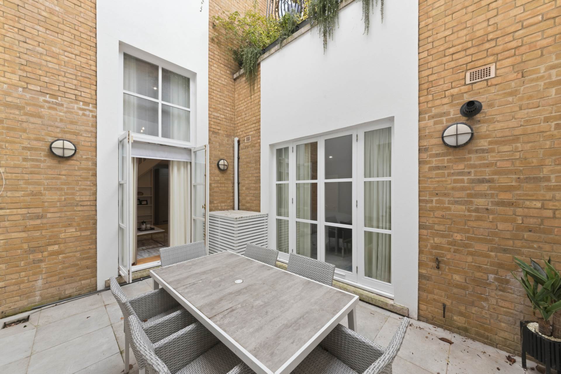 Woods Mews, Mayfair, W1, Image 23