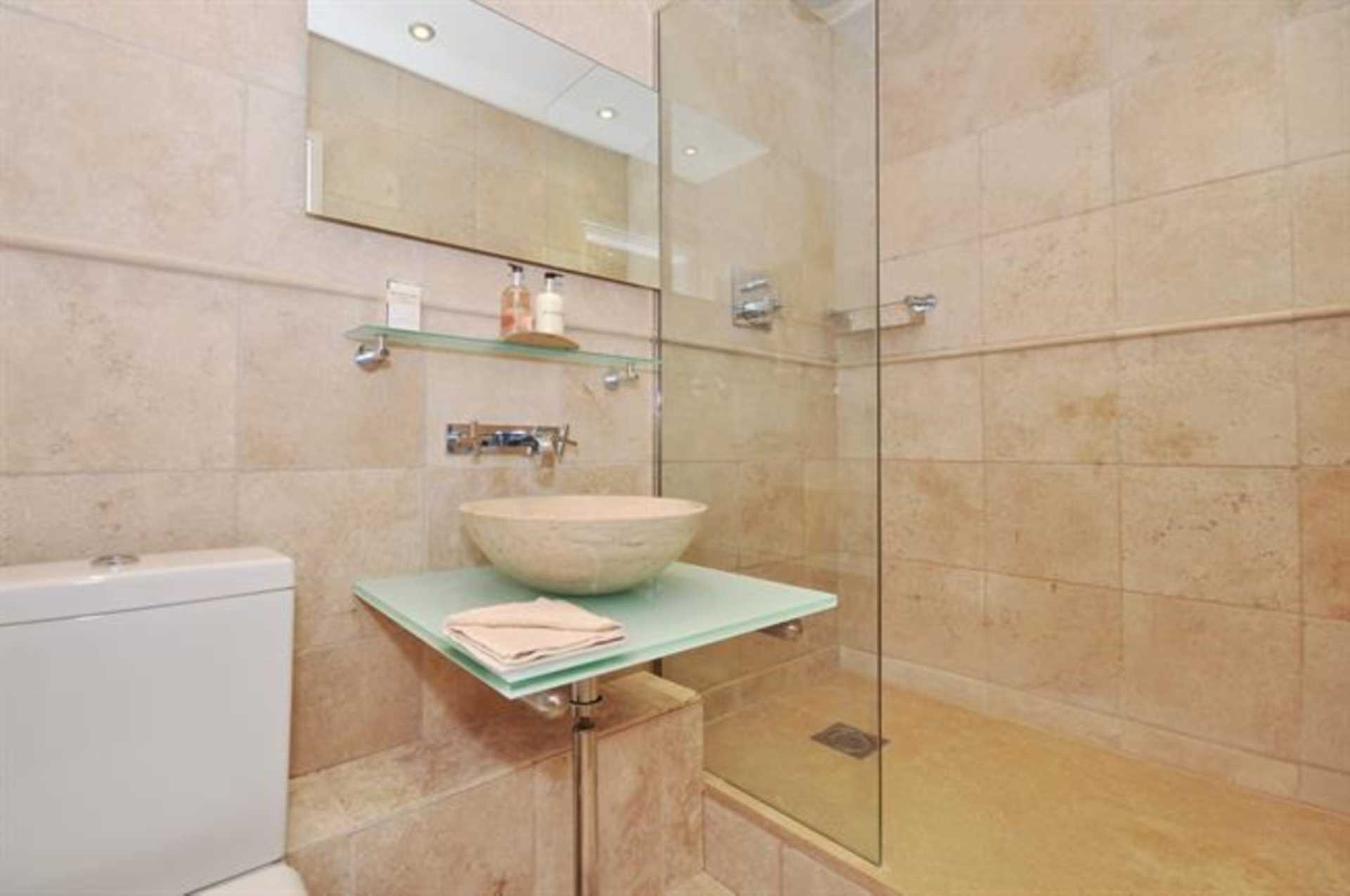 Kensington Court, Kensington, W8, Image 9