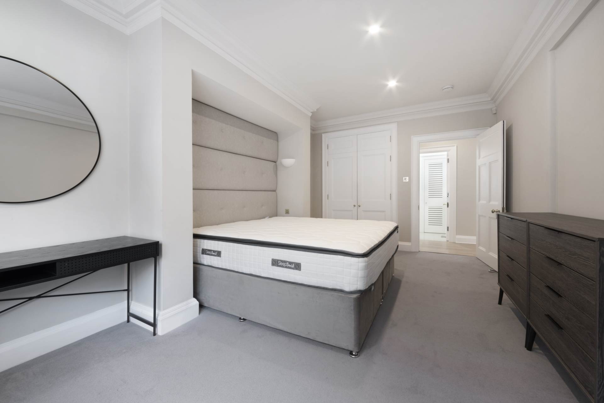 Woods Mews, Mayfair, W1, Image 12