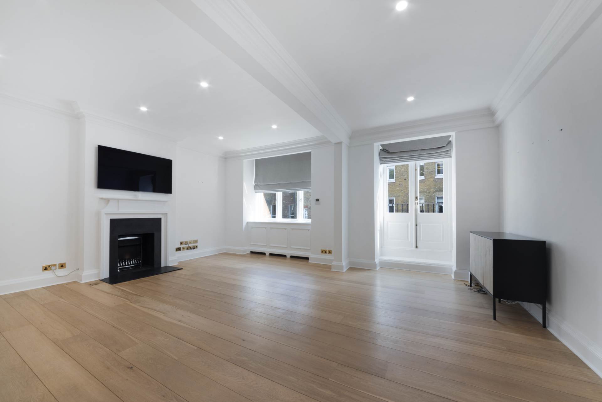 Woods Mews, Mayfair, W1, Image 3