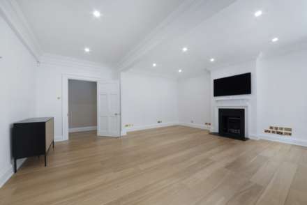 Woods Mews, Mayfair, W1, Image 4