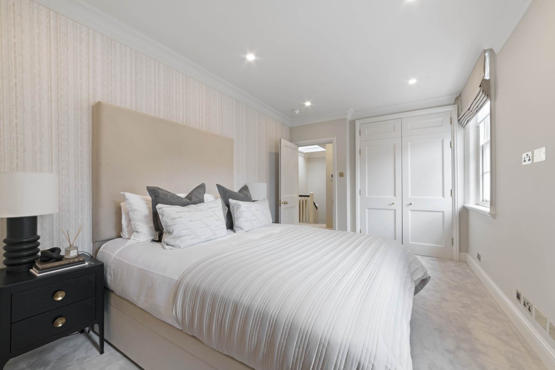 Woods Mews, Mayfair, W1, Image 11