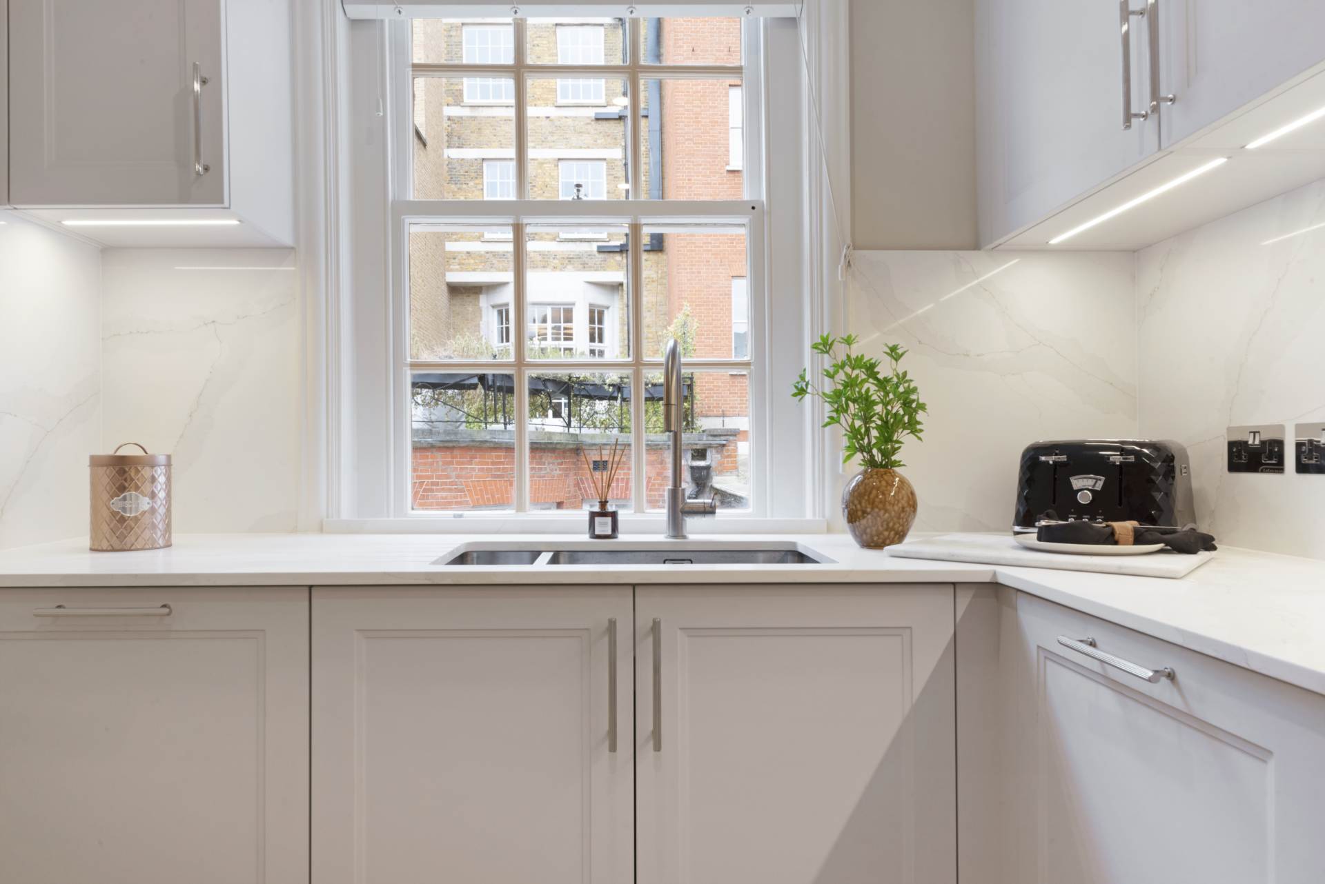Woods Mews, Mayfair, W1, Image 27