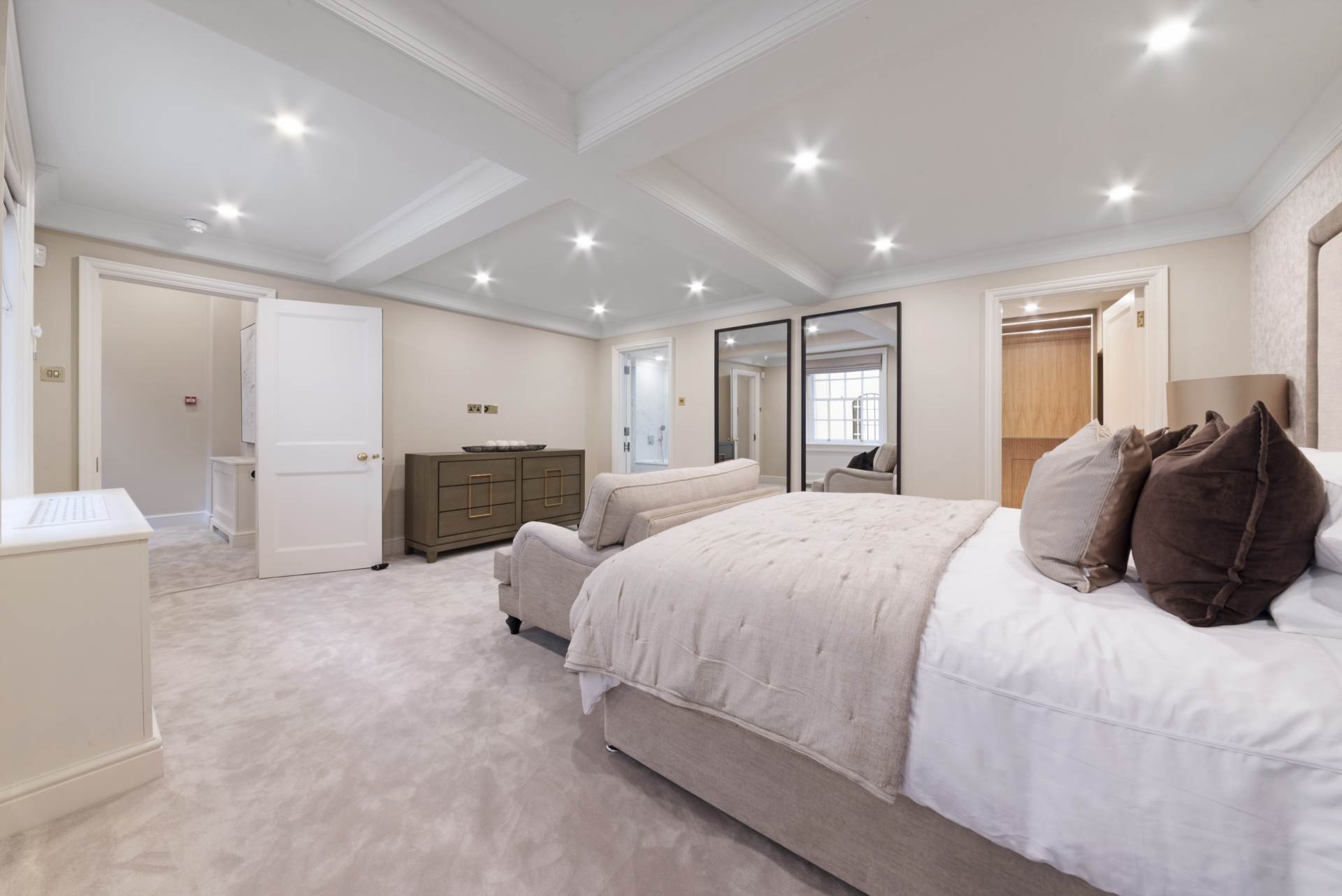 Woods Mews, Mayfair, W1, Image 38