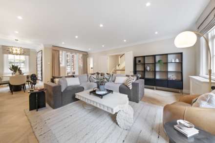 Woods Mews, Mayfair, W1