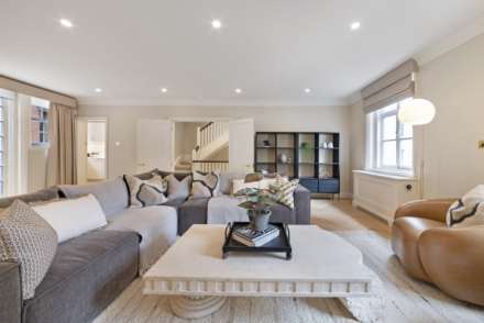 Woods Mews, Mayfair, W1, Image 19