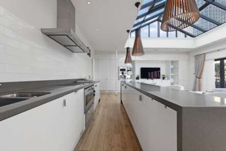 Upper Ground, South Bank, SE1, Image 15
