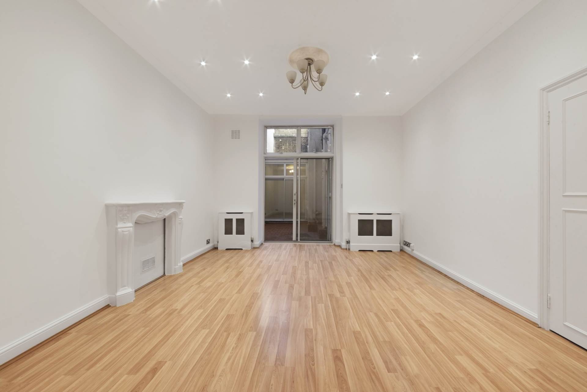 St. Georges Square, Pimlico, SW1, Image 1