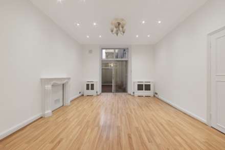 St. Georges Square, Pimlico, SW1, Image 1