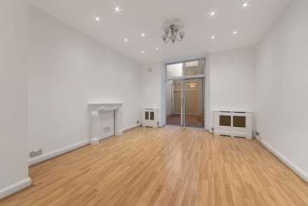 St. Georges Square, Pimlico, SW1, Image 3