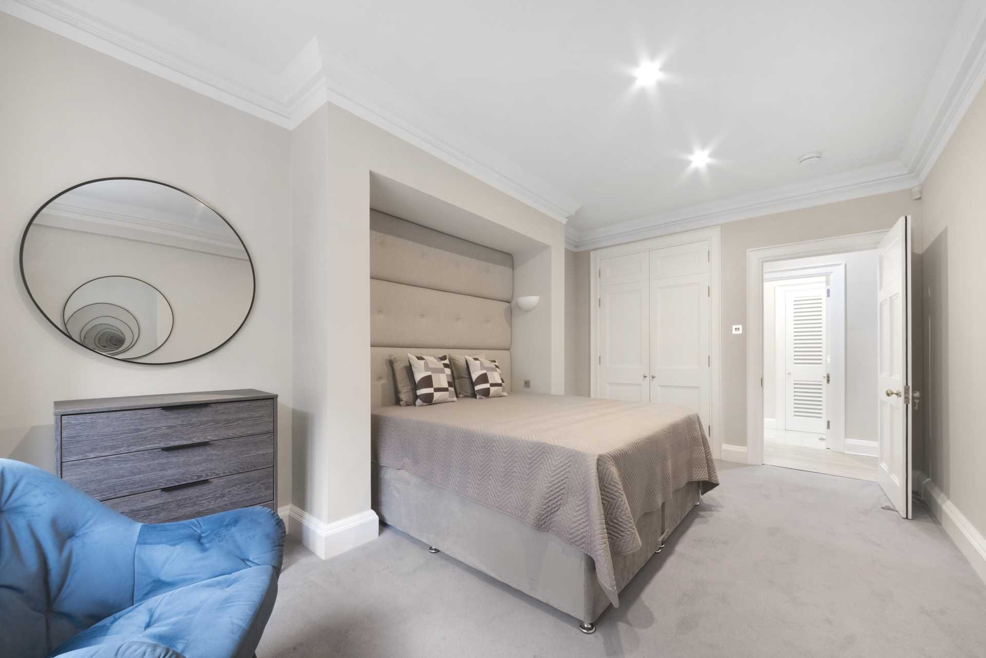 Woods Mews, Mayfair, W1, Image 17