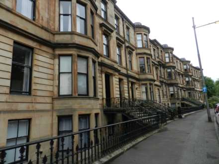 Bedsit, Queens Drive, Queens Park