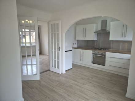 Glendoik Place, Newton Mearns, Image 2