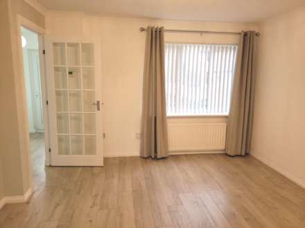 Glendoik Place, Newton Mearns, Image 3