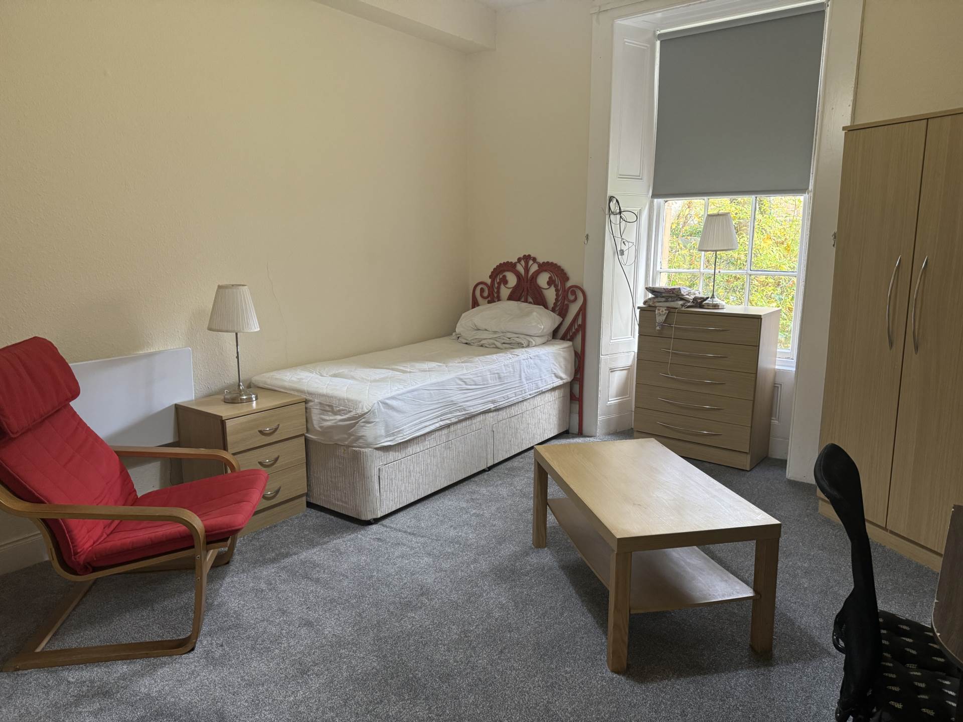 Room   Queens Drive, Glasgow, Image 2