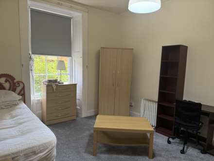 Room   Queens Drive, Glasgow, Image 3