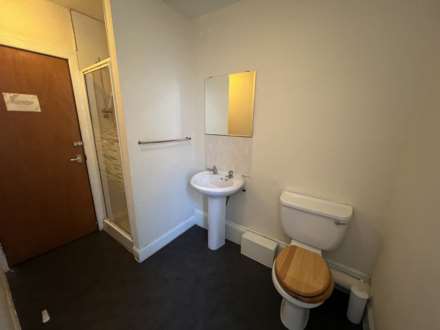 Room   Queens Drive, Glasgow, Image 6