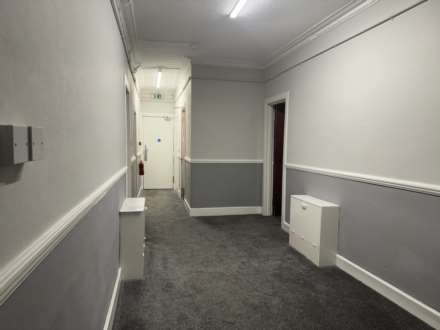Room   Queens Drive, Glasgow, Image 9