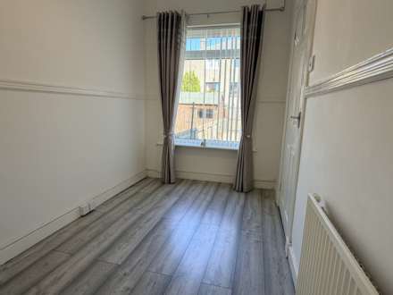 Croftfoot Road, Glasgow, Image 7
