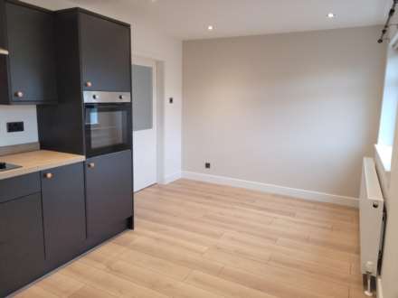 Leander Crescent, Renfrew, Image 8