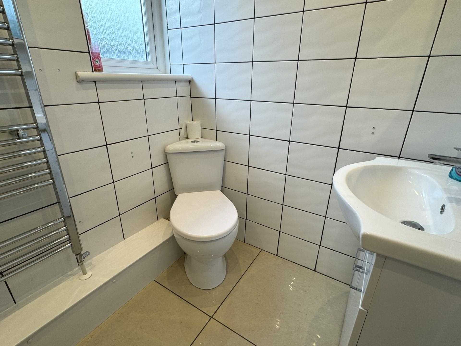 22 E Castleton Court, Castleton Drive, Newton Mearns, Image 4