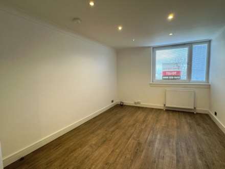 22 E Castleton Court, Castleton Drive, Newton Mearns, Image 2