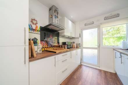48 Park Gardens, Kilbarchan, Image 3