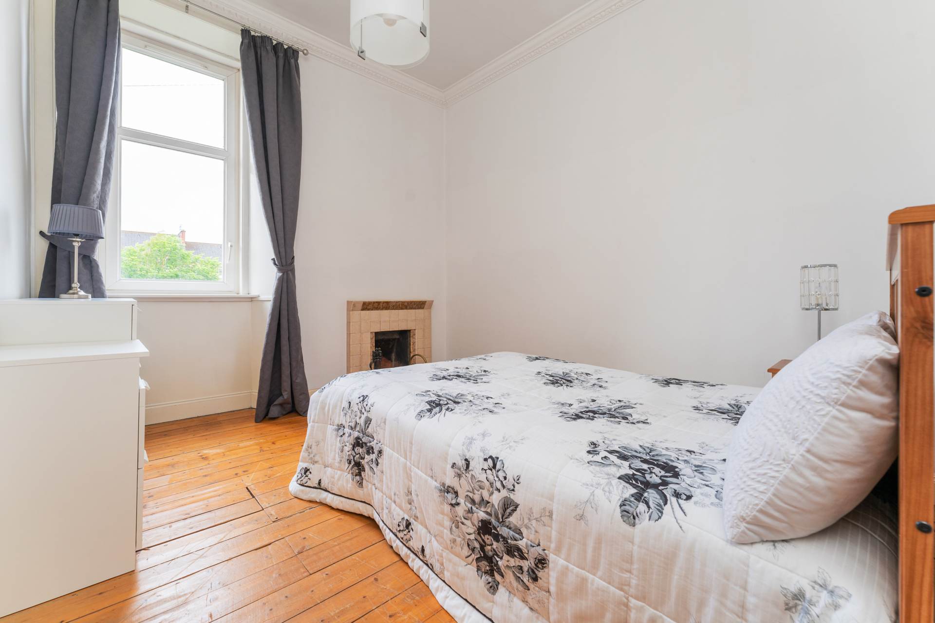 Pollockshaws Road, Shawlands, Image 4