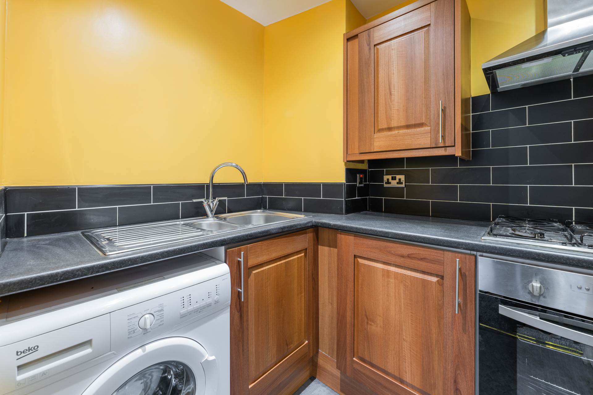 Holmbank Avenue, Glasgow, Image 16