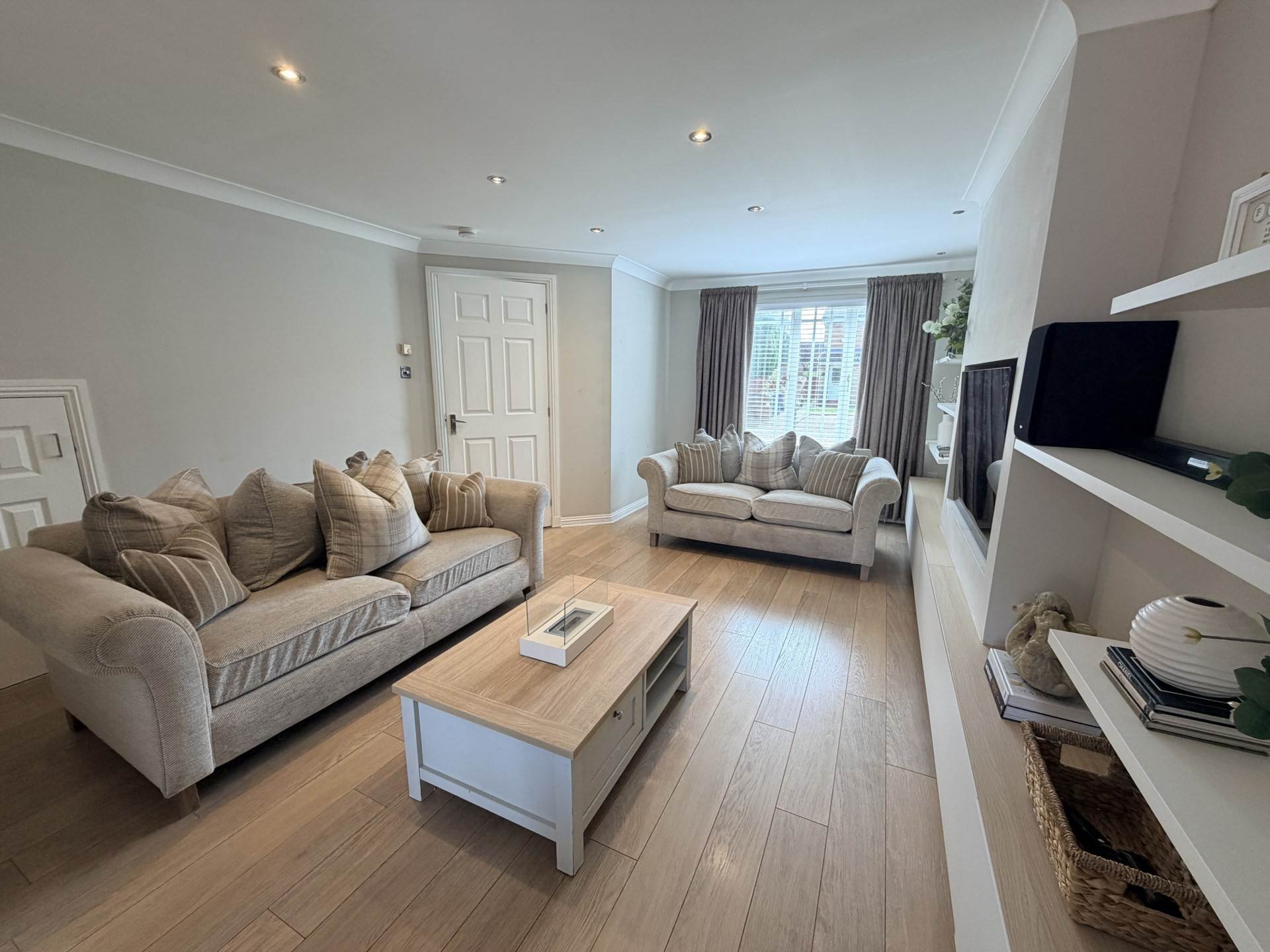 2 Foinaven Drive, Glasgow, Image 10