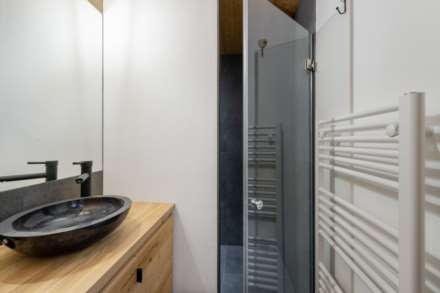 Letraz Demi Quartier, Image 9