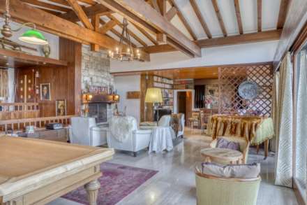 4 Bedroom Chalet, La Mollaz